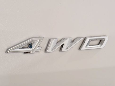 Used 2024 Ford Explorer XLT w/ Equipment Group 202A AWD/4WD image 22