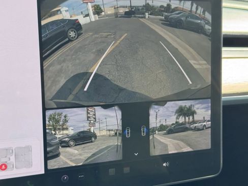 Used 2020 Tesla Model Y Long Range image 12