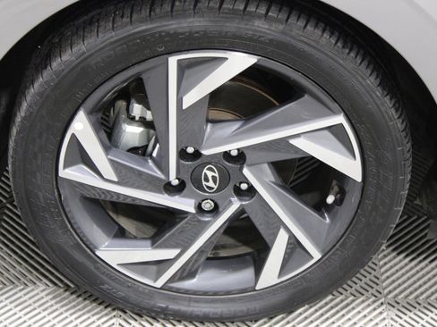 Used 2025 Hyundai Elantra Sport FWD image 33
