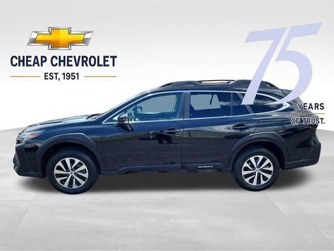 Used 2023 Subaru Outback Premium AWD/4WD image 2