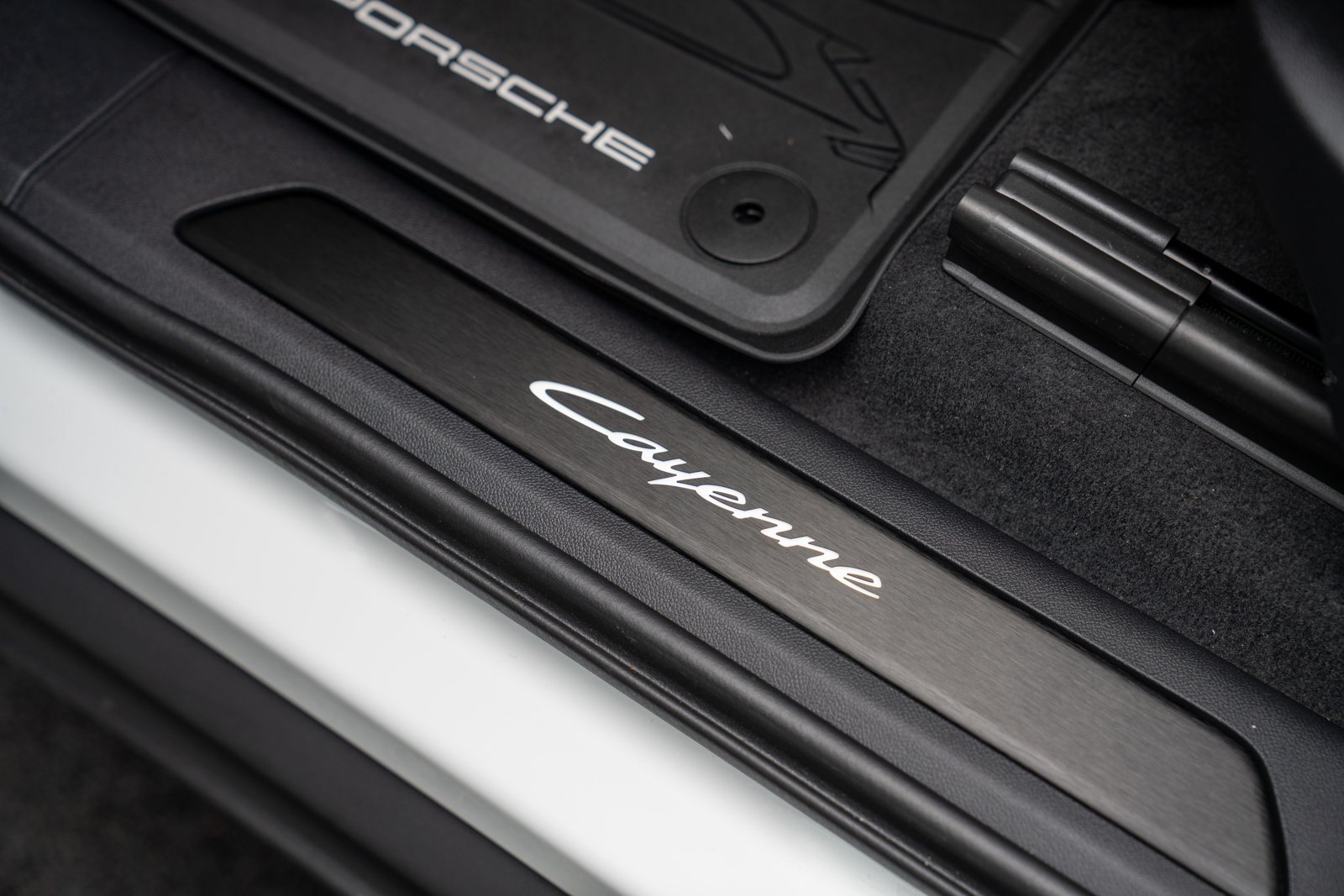 Certified 2026 Porsche Cayenne AWD/4WD image 12