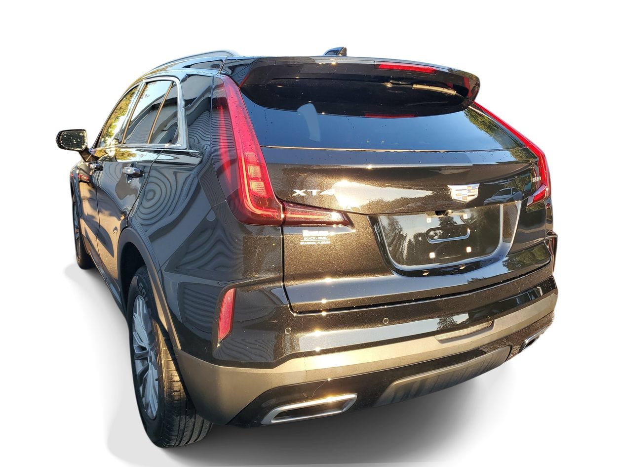 Used 2025 Cadillac XT4 Premium Luxury FWD image 3