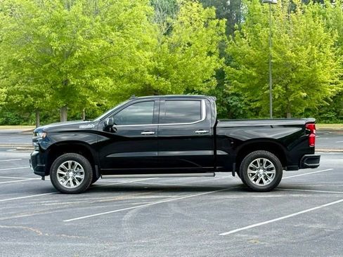 Used 2021 Chevrolet Silverado 1500 High Country w/ Technology Package image 3