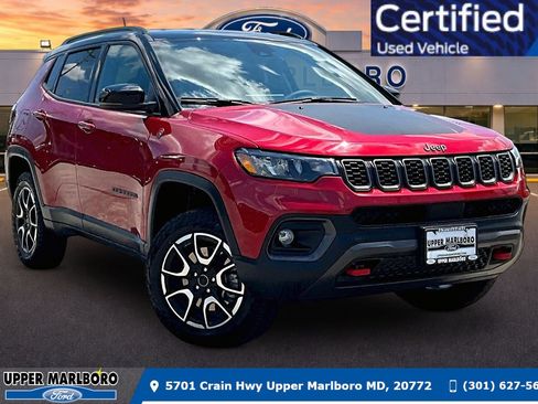 Used 2025 Jeep Compass Trailhawk AWD/4WD image 1