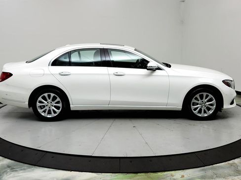 Used 2017 Mercedes-Benz E 300 4MATIC image 4