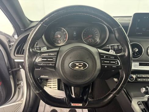 Used 2018 Kia Stinger GT1 AWD/4WD image 3