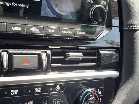 Used 2024 Nissan Pathfinder Platinum AWD/4WD image 38