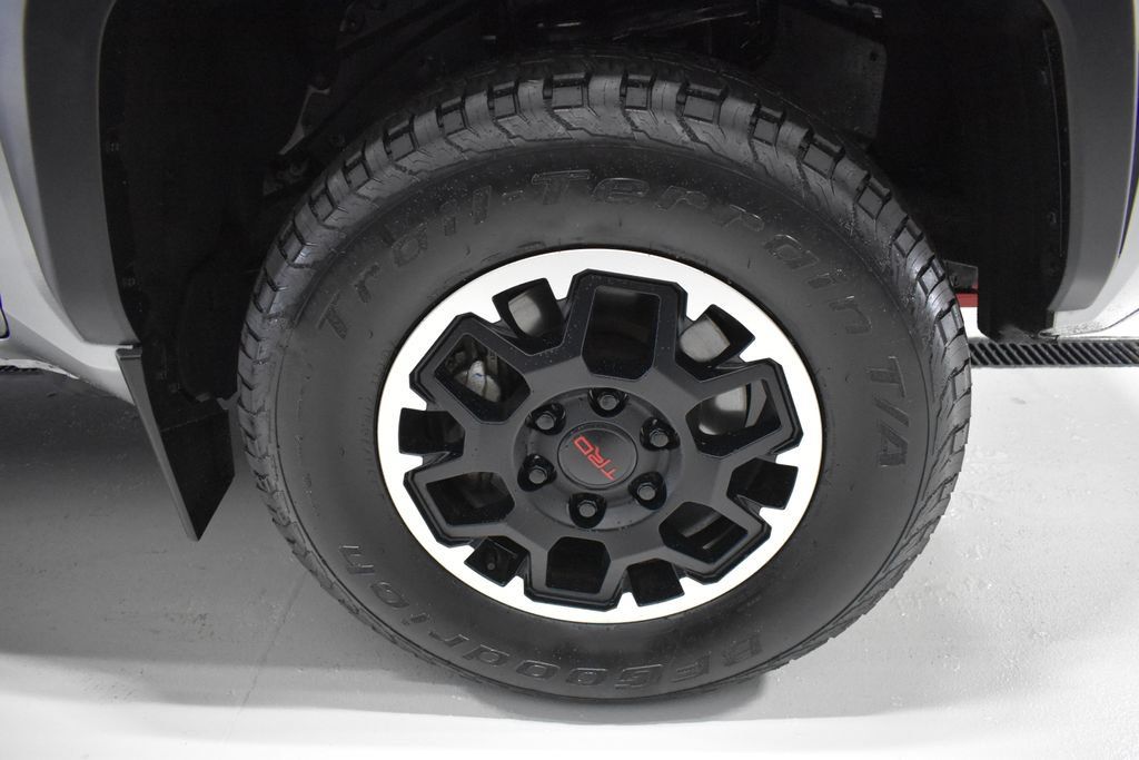 Used 2024 Toyota Tacoma TRD Off-Road w/ TRD Off Road Premium Package AWD/4WD image 10