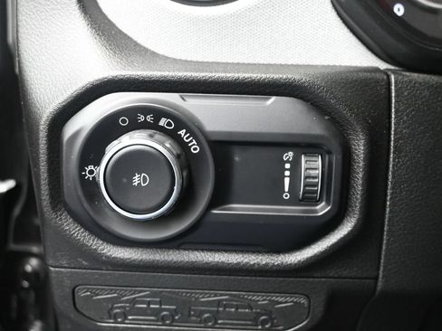 Used 2024 Jeep Wrangler Unlimited Sport AWD/4WD image 13