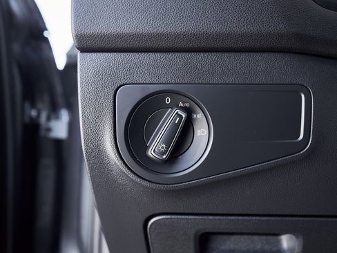 Used 2024 Volkswagen Tiguan SE R-Line image 36