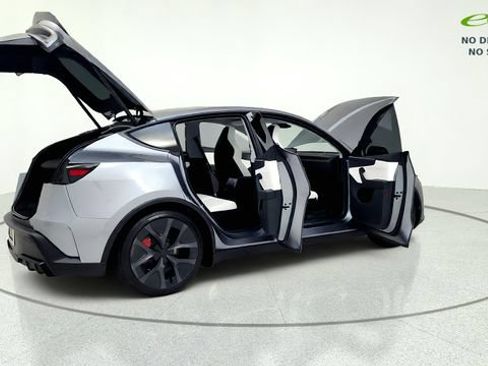 Used 2026 Tesla Model Y Performance AWD/4WD image 19