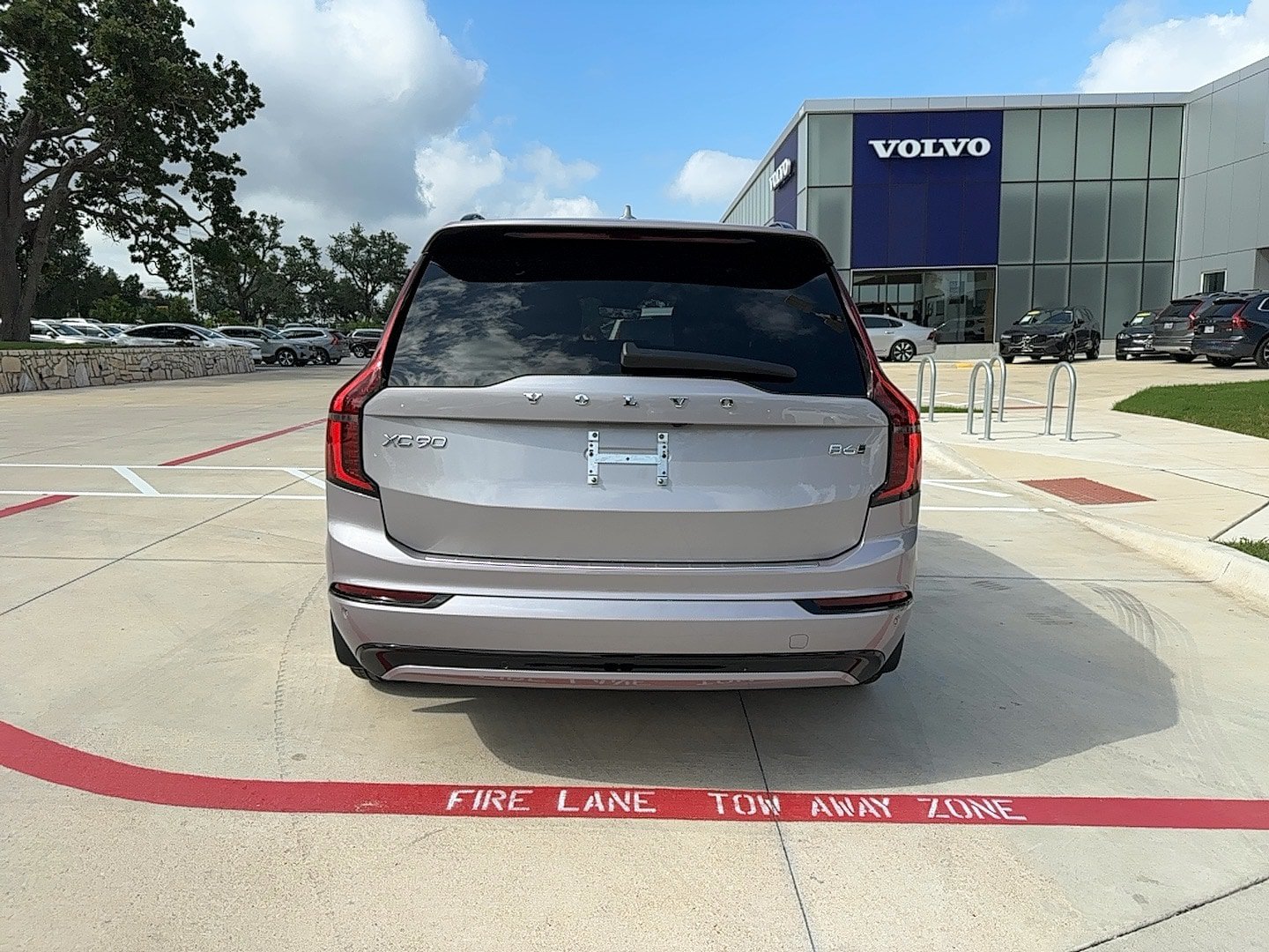 Used 2026 Volvo XC90 B6 Ultra w/ Protection Package Premier AWD/4WD image 4