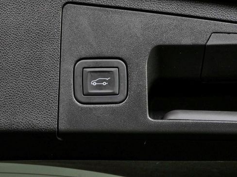 Certified 2025 Cadillac XT4 Premium Luxury FWD image 30