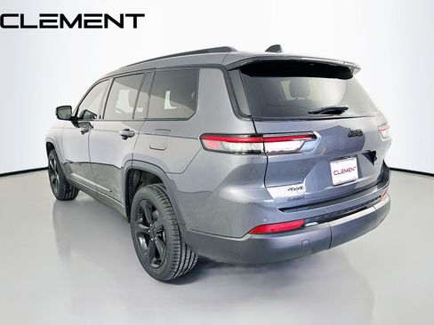 Used 2023 Jeep Grand Cherokee L Laredo image 10