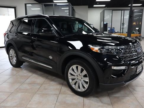 Used 2021 Ford Explorer King Ranch w/ Premium Technology Package image 7