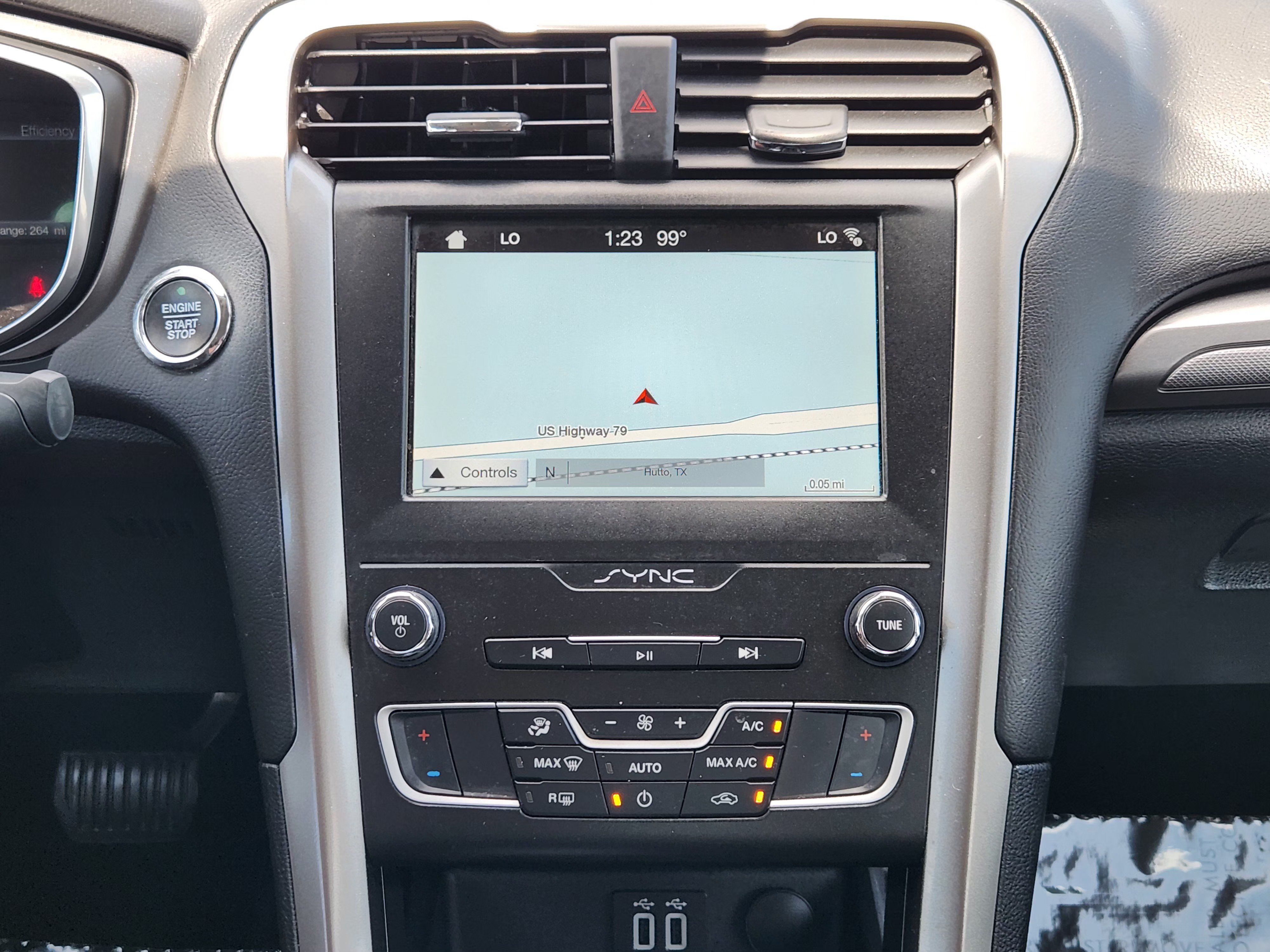 Used 2019 Ford Fusion SE FWD image 18