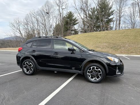 Used 2017 Subaru Crosstrek 2.0i Premium w/ Popular Package #2 image 7
