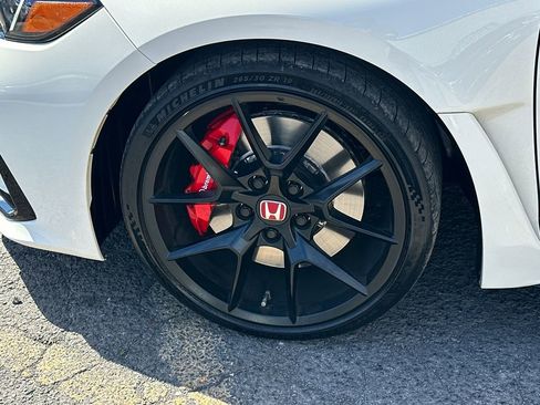 Used 2023 Honda Civic Type R image 11