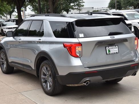 Used 2023 Ford Explorer XLT w/ Equipment Group 202A RWD image 10