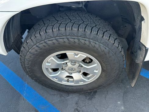 Used 2015 Toyota Tacoma PreRunner w/ SR5 Package RWD image 28