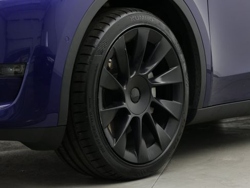 Used 2021 Tesla Model Y 2WD image 8