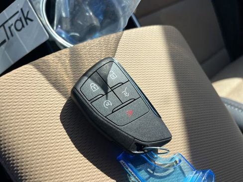 New 2026 Chevrolet Equinox ACTIV w/ Convenience Package III FWD image 35