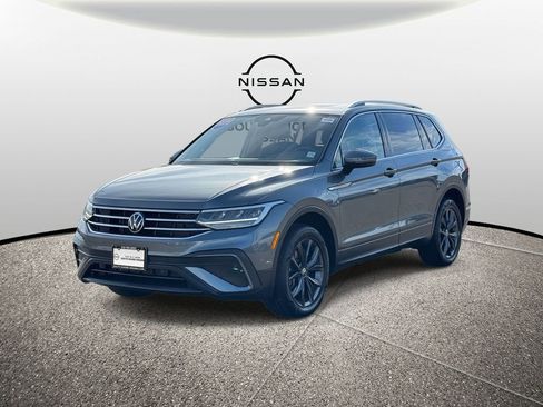 Used 2023 Volkswagen Tiguan SE image 4
