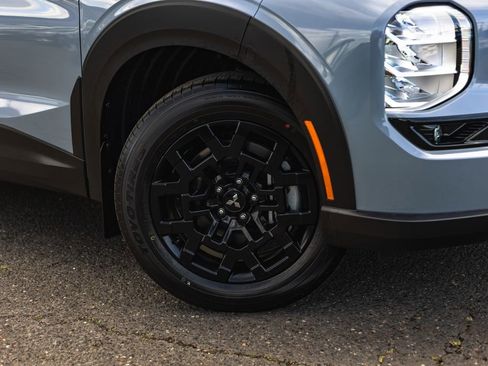 New 2026 Mitsubishi Outlander Trail Edition image 4