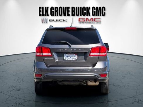 Used 2019 Dodge Journey SE w/ Blacktop Package FWD image 5