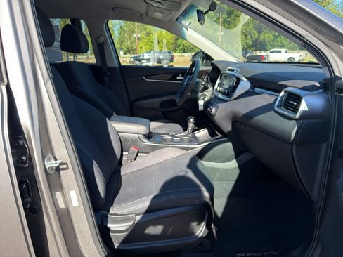 Used 2018 Kia Sorento L FWD image 14