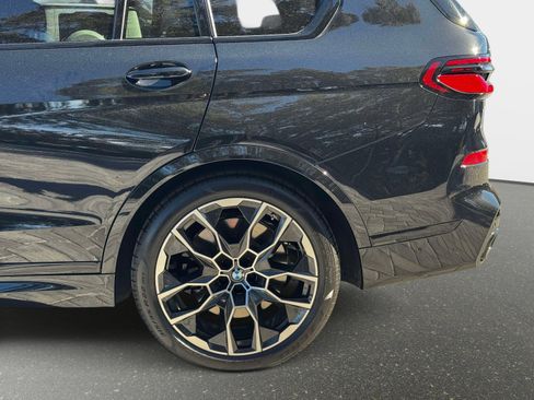 Used 2026 BMW X7 M60i image 13
