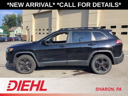 Used 2020 Jeep Cherokee Latitude Plus AWD/4WD image 4