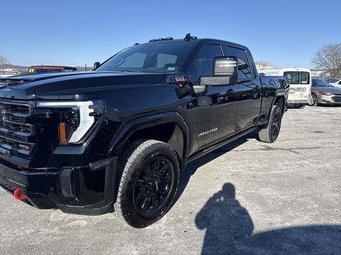 Used 2024 GMC Sierra 2500 AT4 w/ AT4 Premium Plus Package image 7