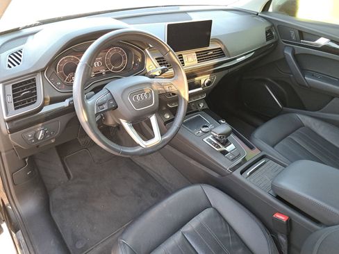 Used 2020 Audi Q5 e Premium w/ Convenience Package image 5