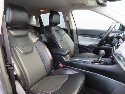 Used 2022 Jeep Compass Latitude image 25