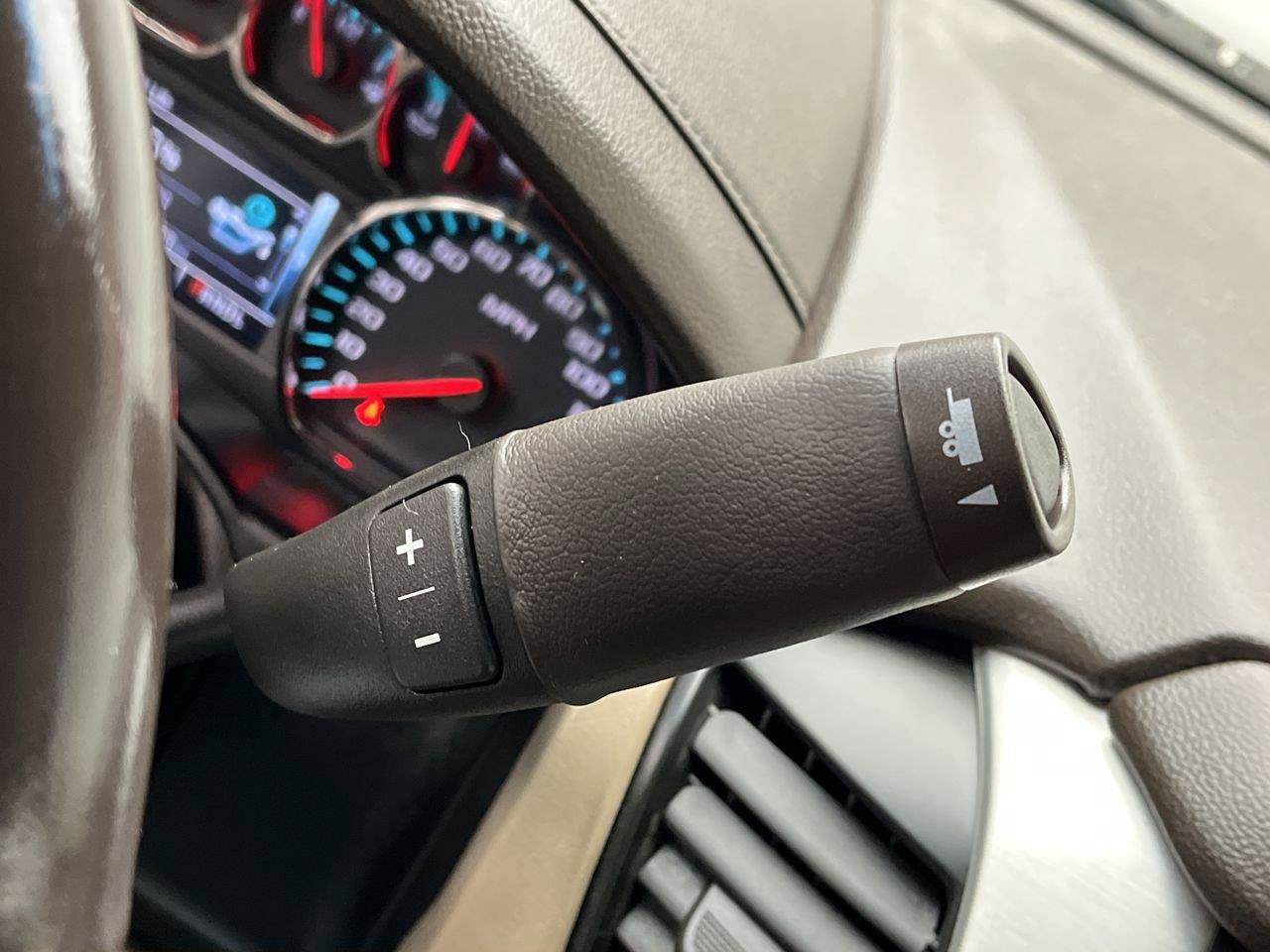 Used 2019 GMC Yukon SLT w/ HD Trailering Package AWD/4WD image 26