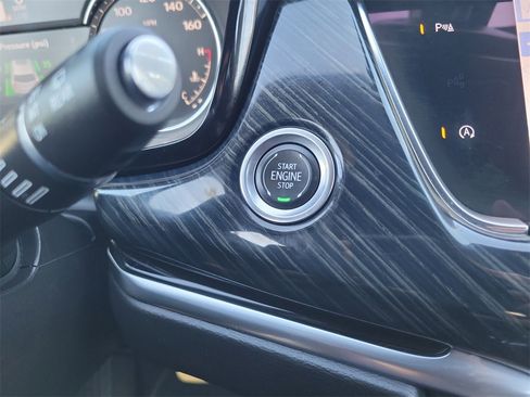 Certified 2023 Cadillac XT6 Premium Luxury image 16