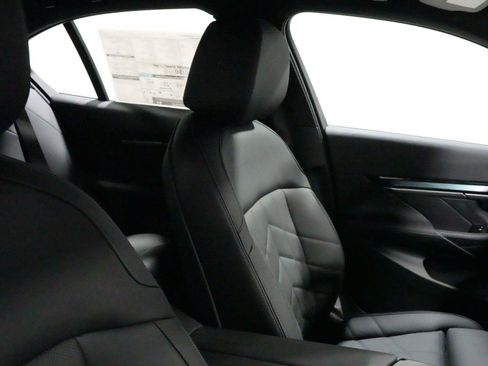 New 2027 BMW 550e xDrive AWD/4WD image 31