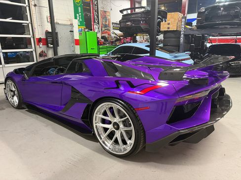 Used 2021 Lamborghini Aventador SVJ image 16