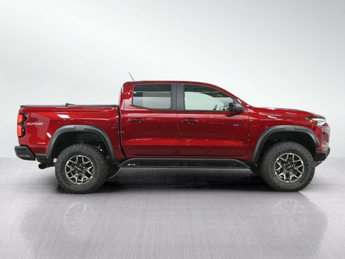 Used 2025 Chevrolet Colorado ZR2 w/ Technology Package AWD/4WD image 6