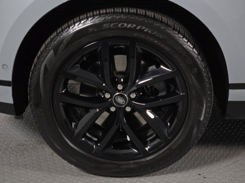 Used 2024 Land Rover Range Rover Velar Dynamic SE image 9