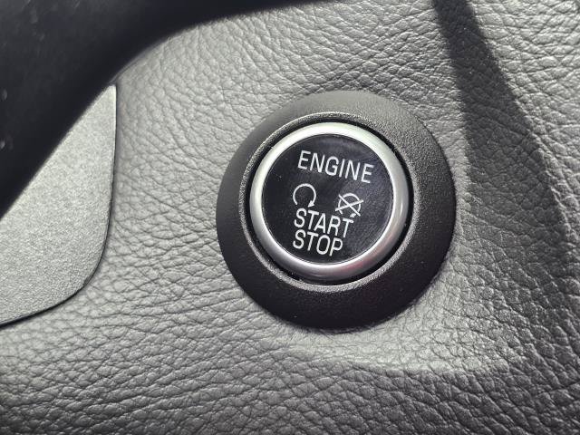 Used 2015 Ford Focus Titanium w/ Titanium Cold Weather Package FWD image 17