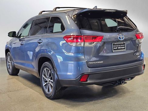 Used 2019 Toyota Highlander XLE image 5