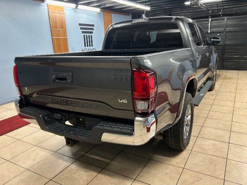 Used 2018 Toyota Tacoma SR5 image 4