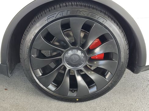 Used 2023 Tesla Model Y Performance AWD/4WD image 7
