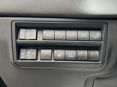 Used 2023 Toyota Tundra Platinum image 13