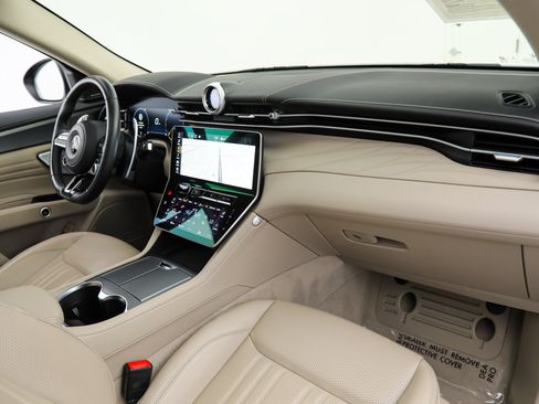 Certified 2023 Maserati Grecale Modena AWD/4WD image 10