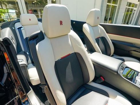 Used 2018 Rolls-Royce Dawn image 80