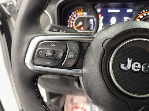Used 2024 Jeep Wrangler Unlimited Sahara AWD/4WD image 26