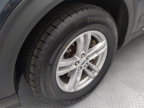 Used 2022 Ford Explorer XLT image 31